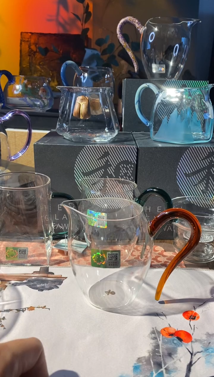 怡然茶海。琥珀色。。。。