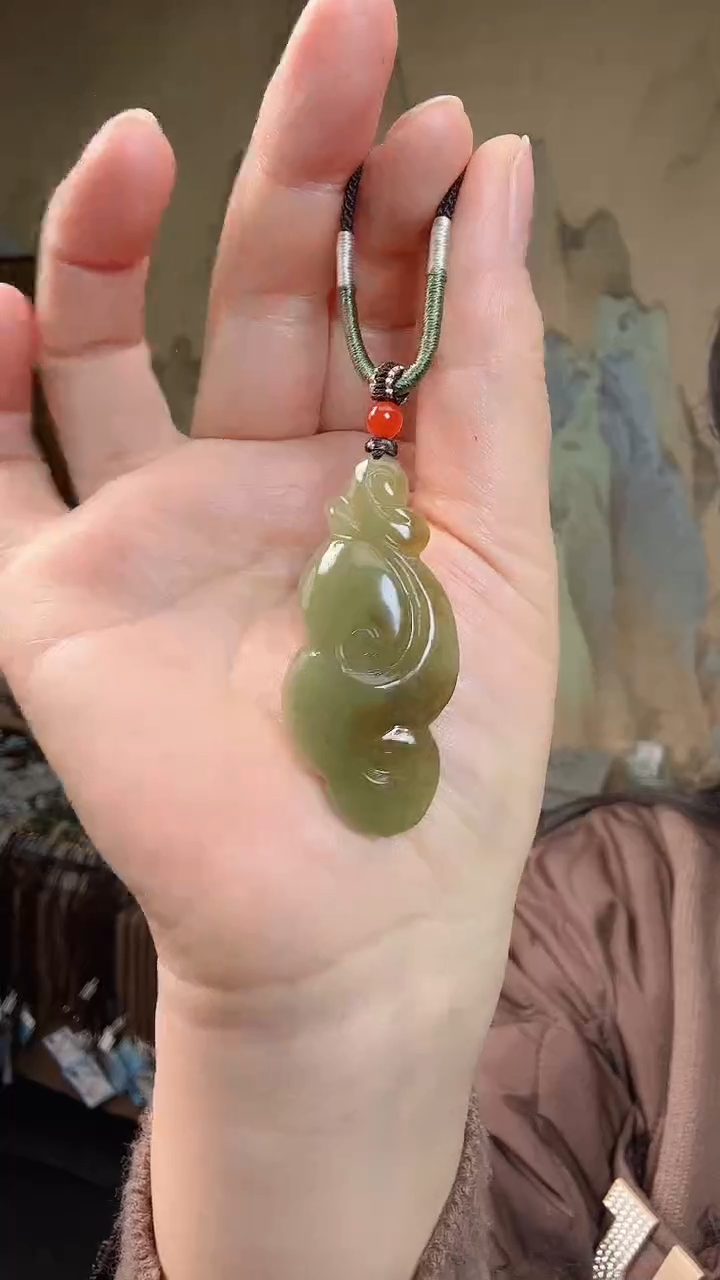 颈饰未镶嵌和田玉.