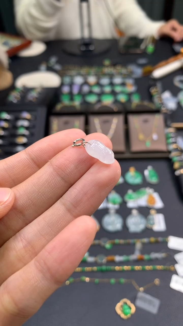 颈饰银S925镶嵌翡翠遇***?18234