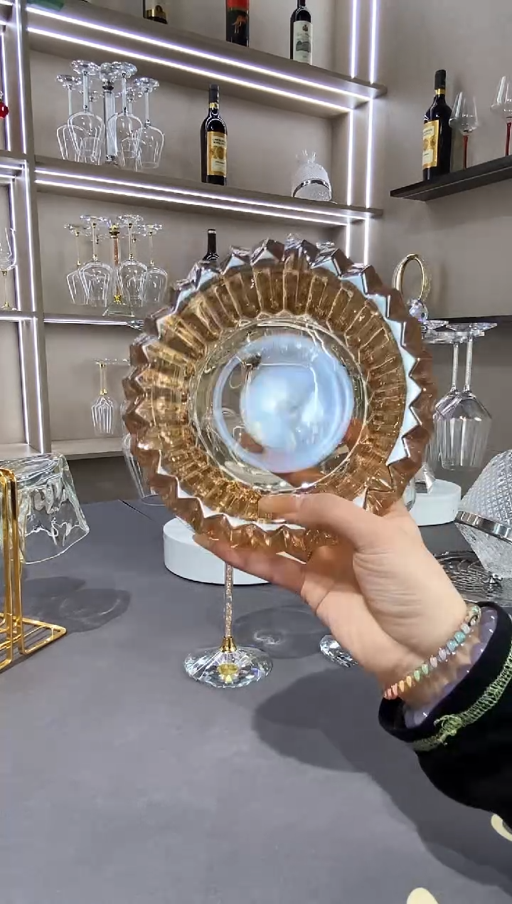 【闪购商品】无铅玻璃莲华烟缸