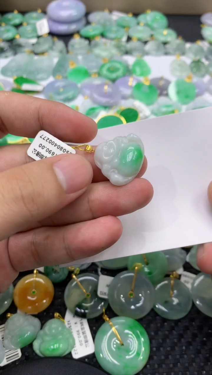 颈饰18K金镶嵌翡翠天然缅甸翡翠a货