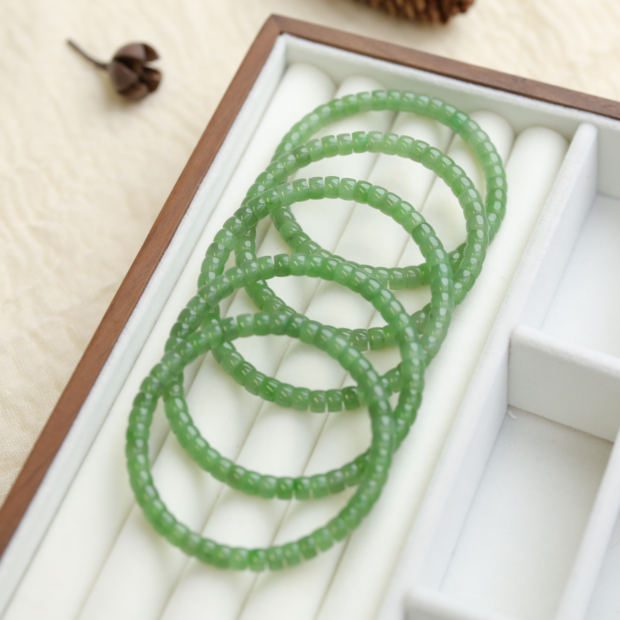 【云边】碧玉和田玉 直切手串/微黑点（多样性发其一）