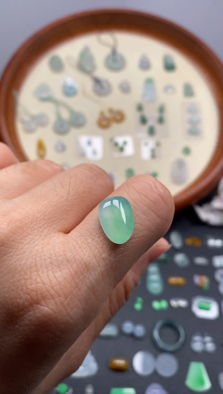 颈饰未镶嵌翡翠果緑福瓜/芬