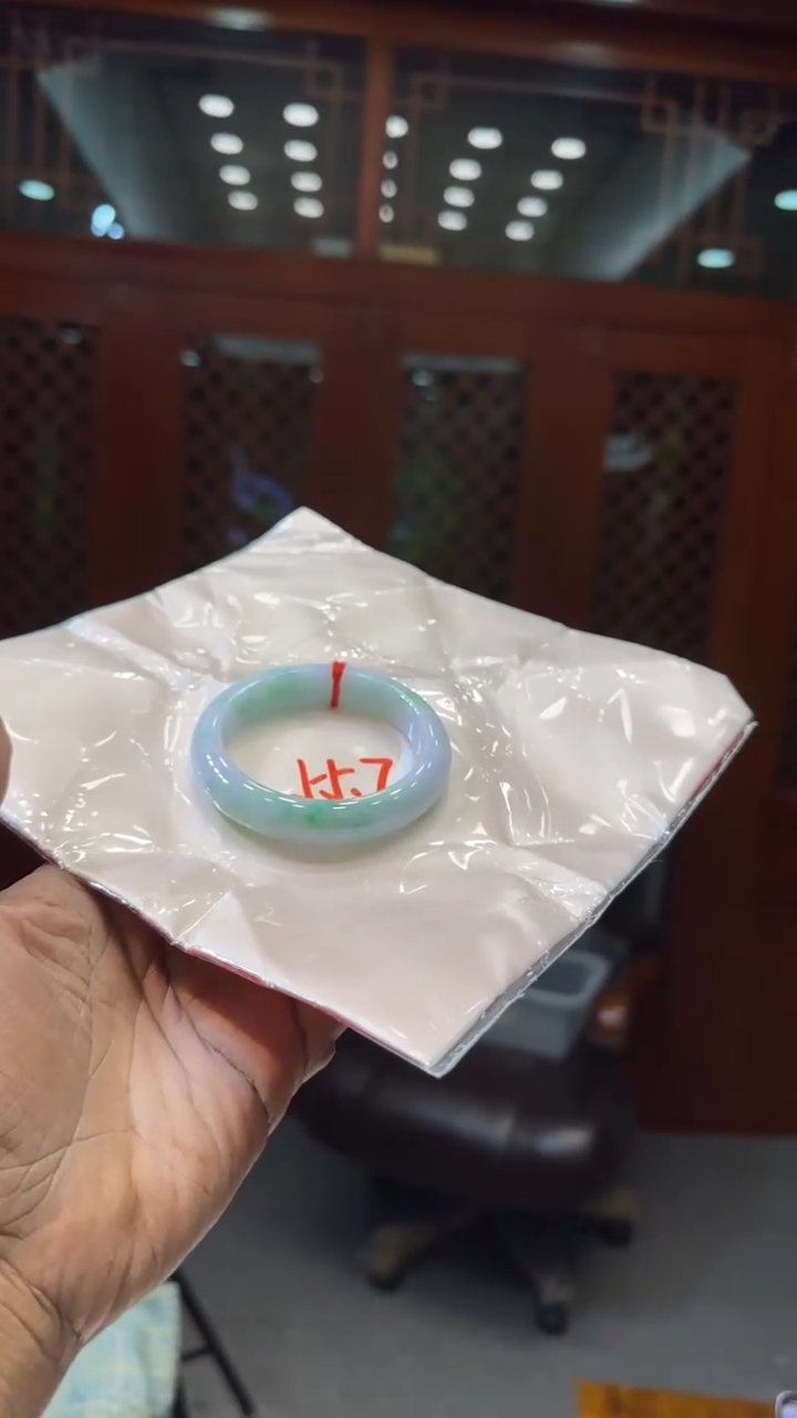 【闪购商品】翡翠手镯未镶嵌手镯