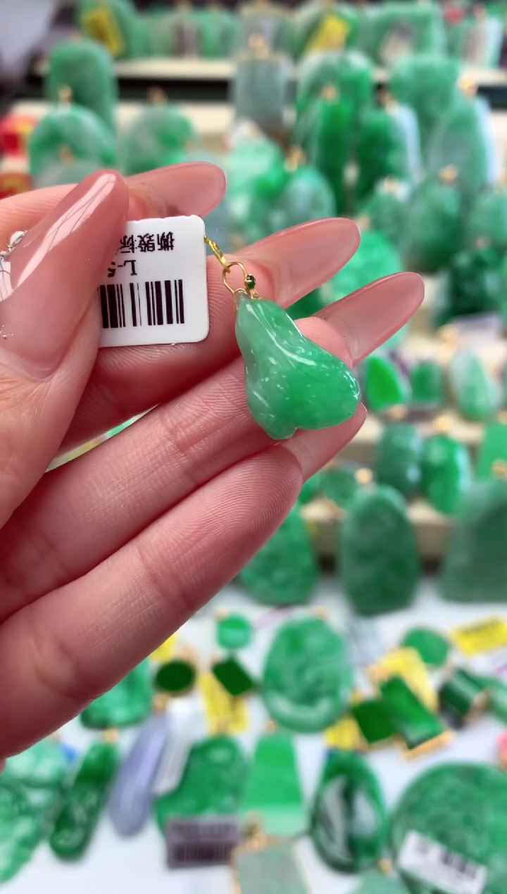 【闪购商品】翡翠颈饰18K金镶嵌挂件