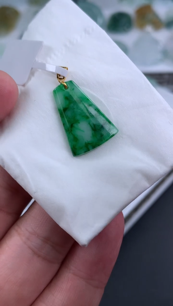 【闪购商品】翡翠颈饰18K金镶嵌翡翠