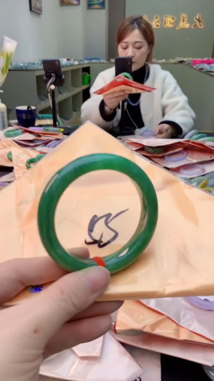 【闪购商品】翡翠手镯未镶嵌0263486210