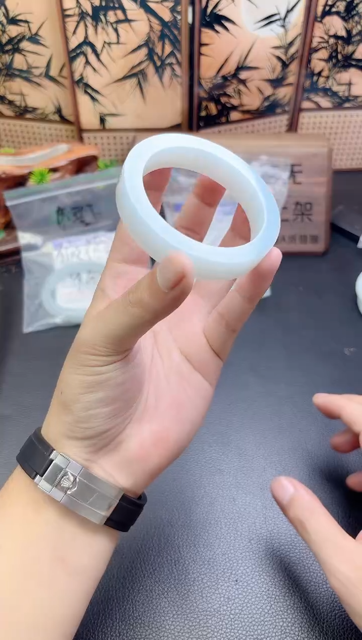 定制翡翠手镯未镶嵌欣*手镯定制