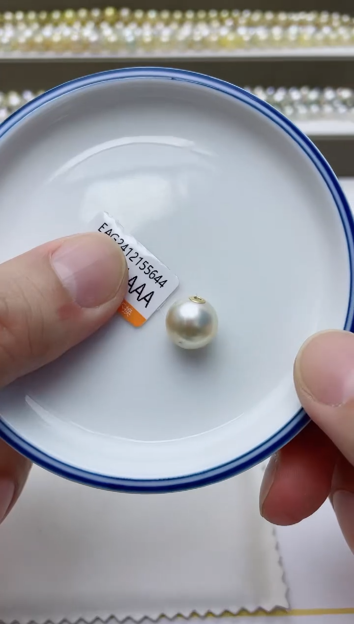 【闪购商品】海水珍珠颈饰18K金镶嵌A33