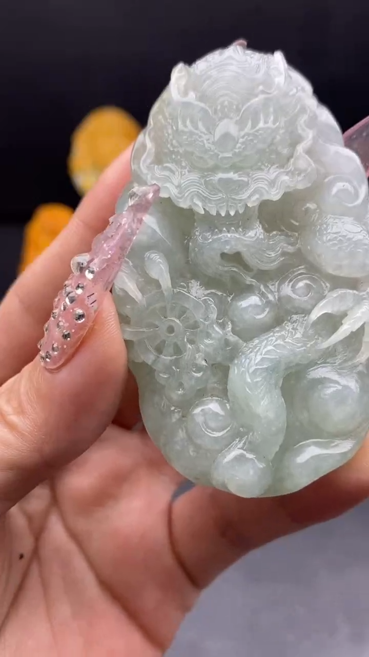 翡翠未镶嵌颈饰挂件