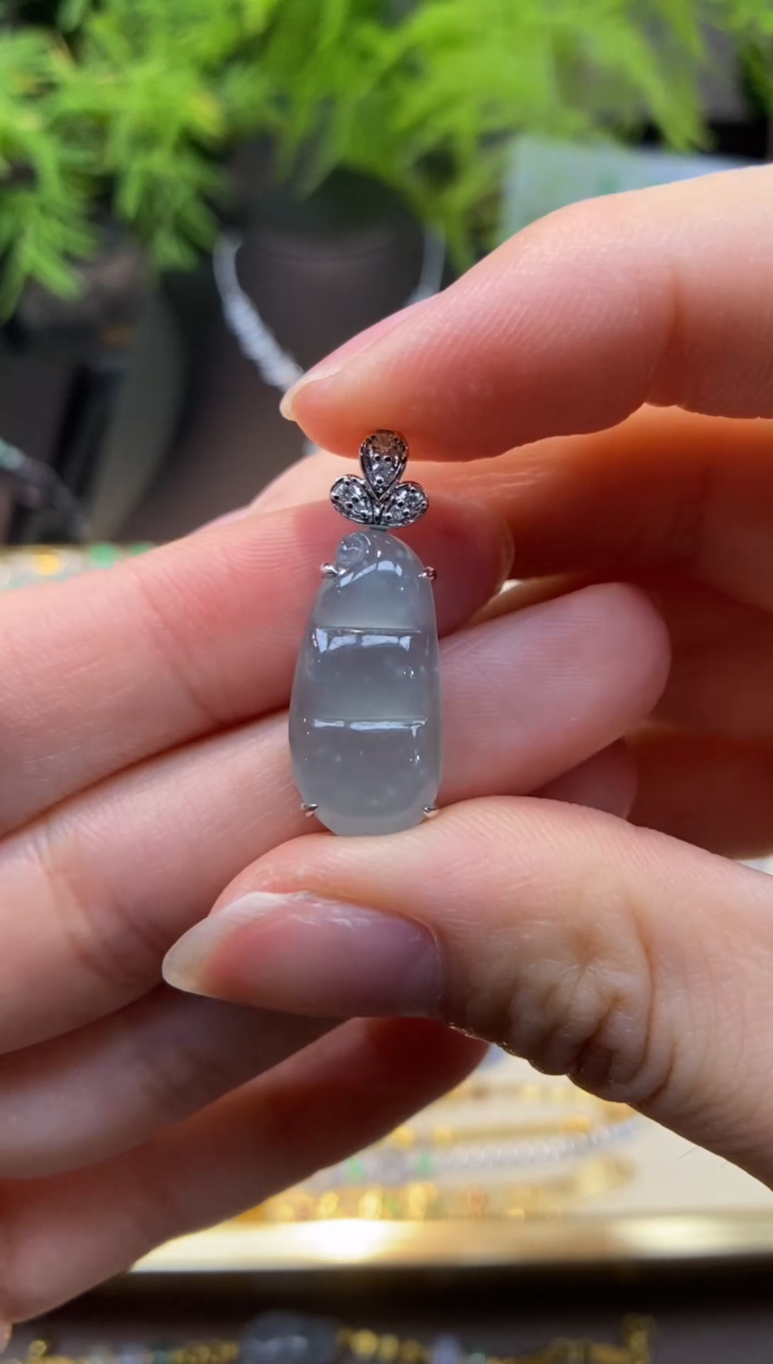 【闪购商品】翡翠吊坠(不含链)18K金镶嵌天然A货缅甸翡翠豆子吊坠