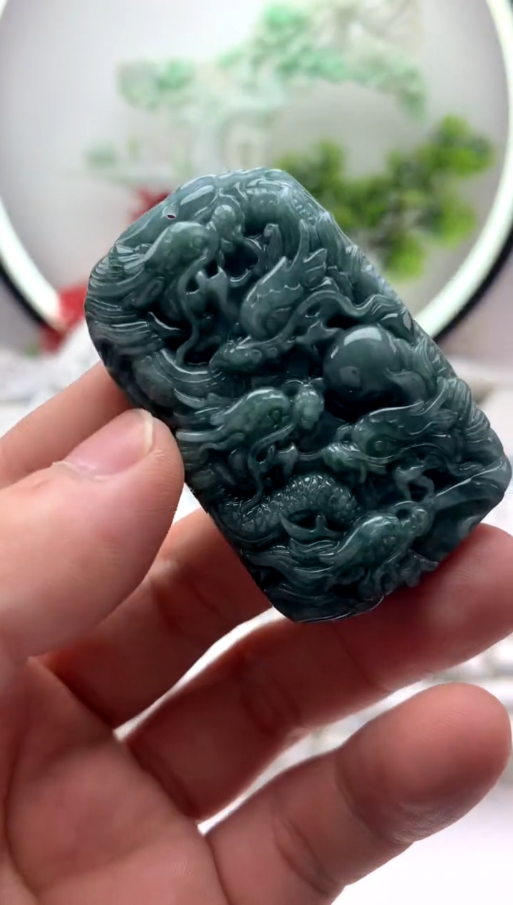 【闪购商品】翡翠颈饰未镶嵌九龙牌【品质一般介意慎拍】