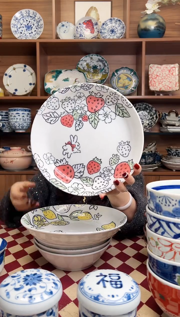 【闪购商品】瓷片イチゴちゃん 草莓軽量22cm深盘