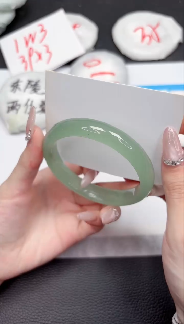 【闪购商品】石英质玉手镯未镶嵌809-64