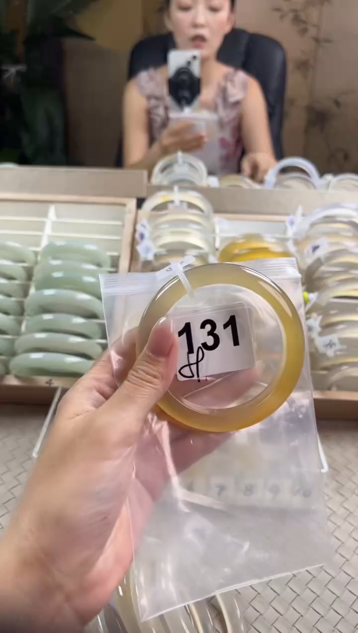 手镯玛瑙/玉髓未镶嵌?****?131