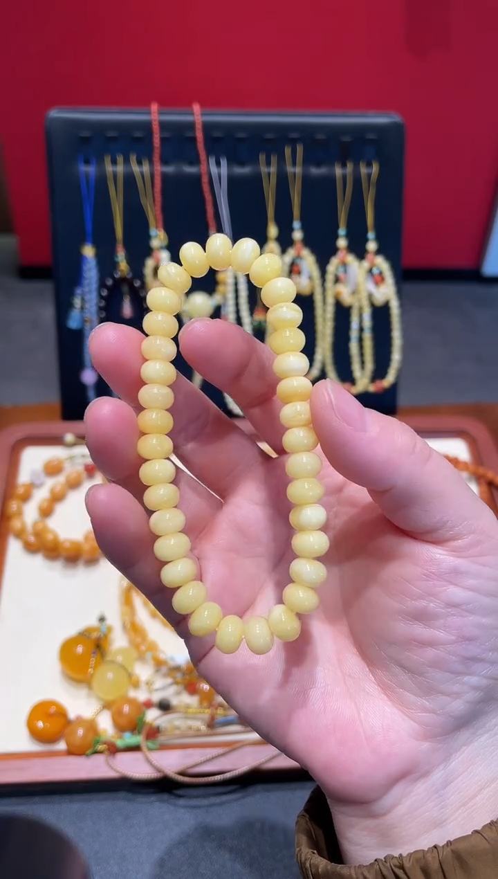 琥珀颈饰未镶嵌柠檬黄蜜蜡手串
