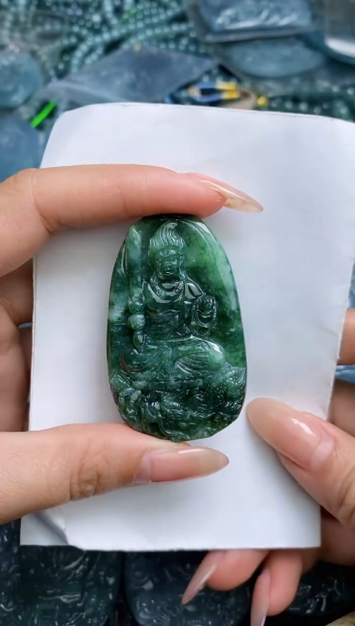 【闪购商品】翡翠颈饰未镶嵌          