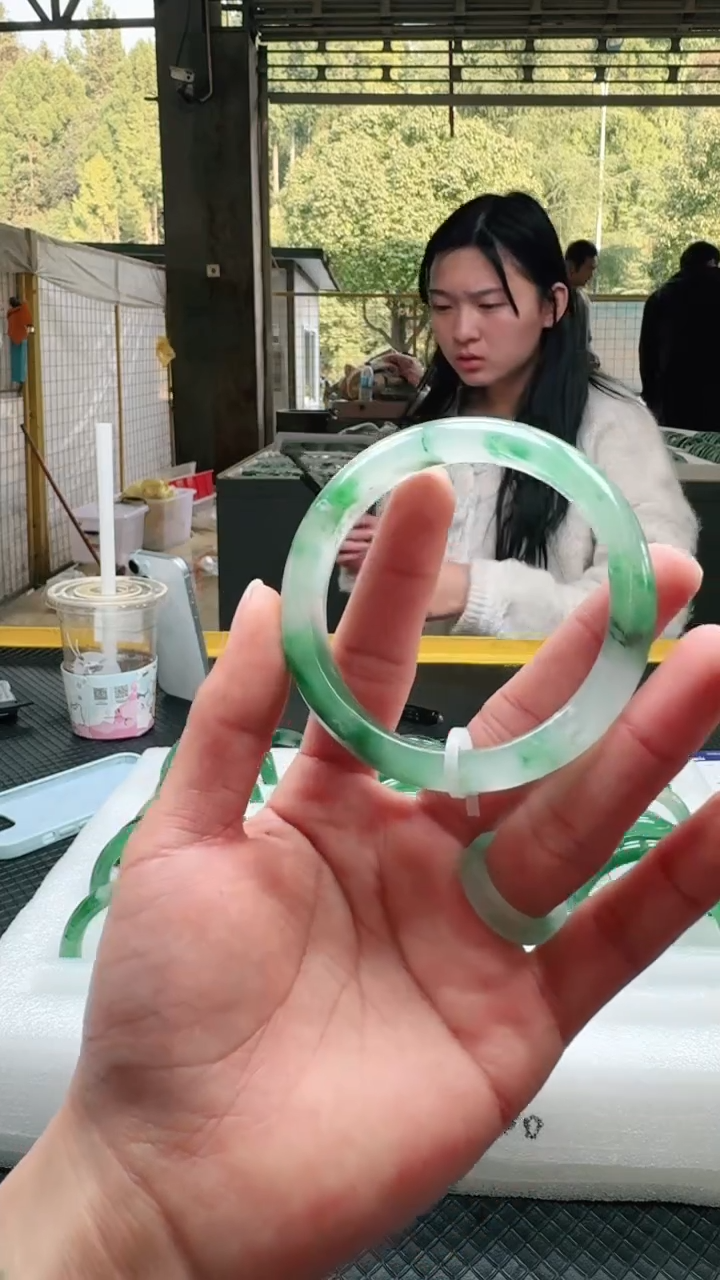 【闪购商品】石英质玉手镯未镶嵌1-天然非洲翠手镯