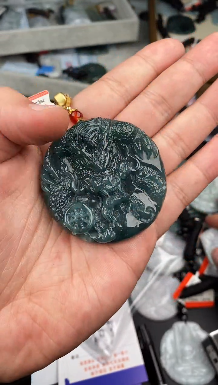 【闪购商品】翡翠颈饰未镶嵌  天然翡翠，一物一图