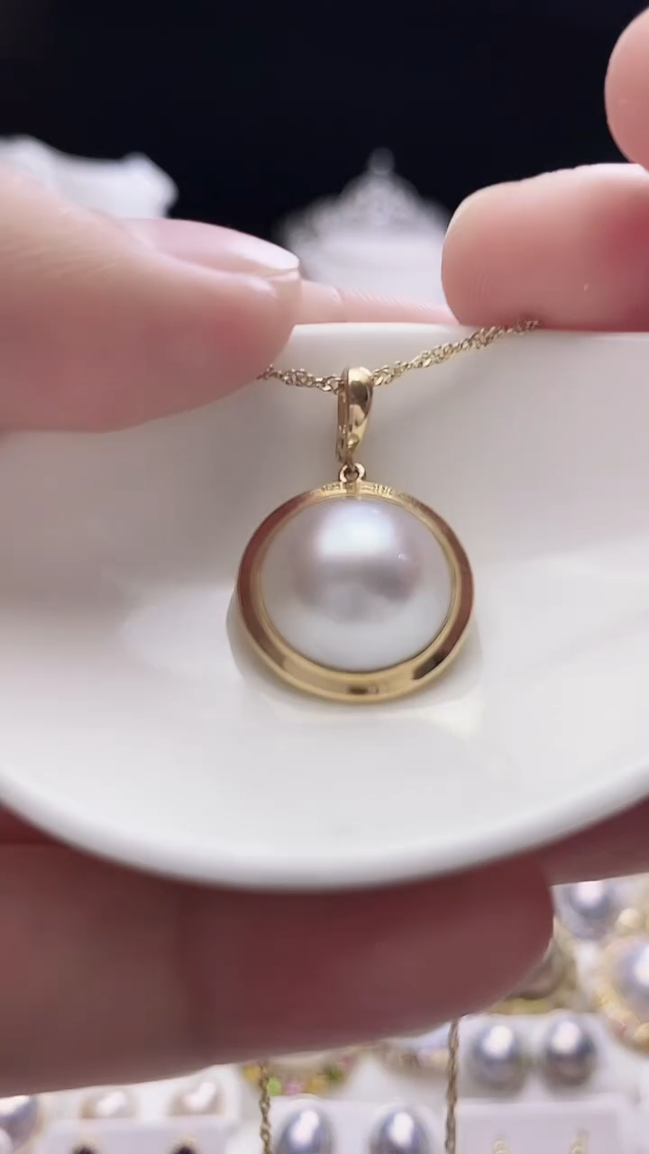 【闪购商品】拼合珍珠（马贝珠）颈饰18K金镶嵌海水万能扣马贝吊坠