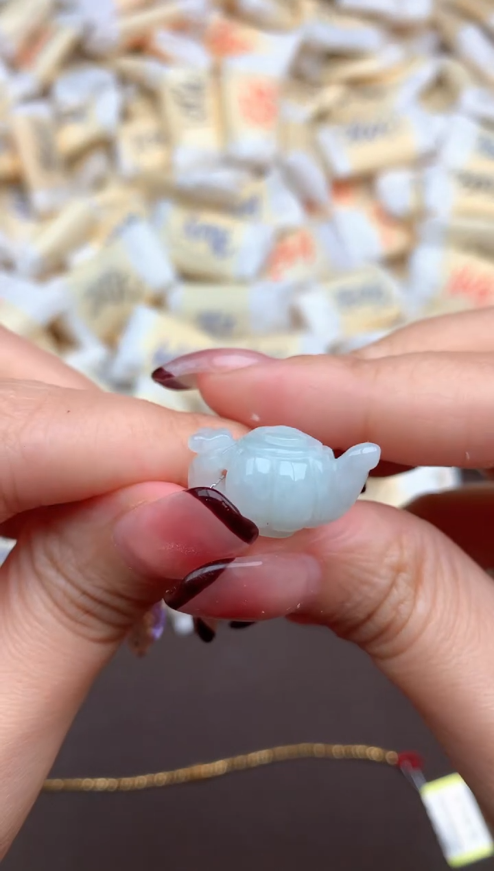 【闪购商品】翡翠挂件未镶嵌一