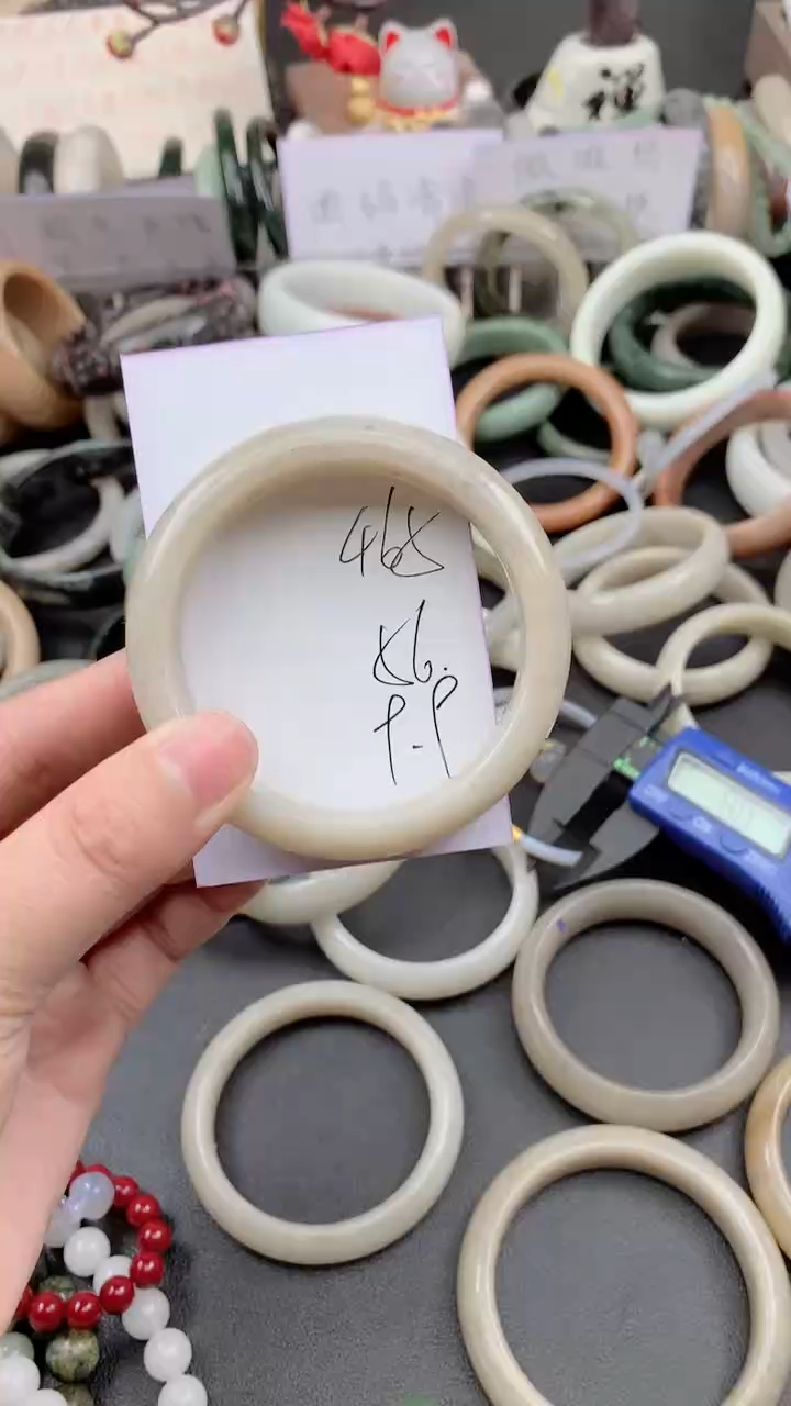 未镶嵌手镯石英质玉465