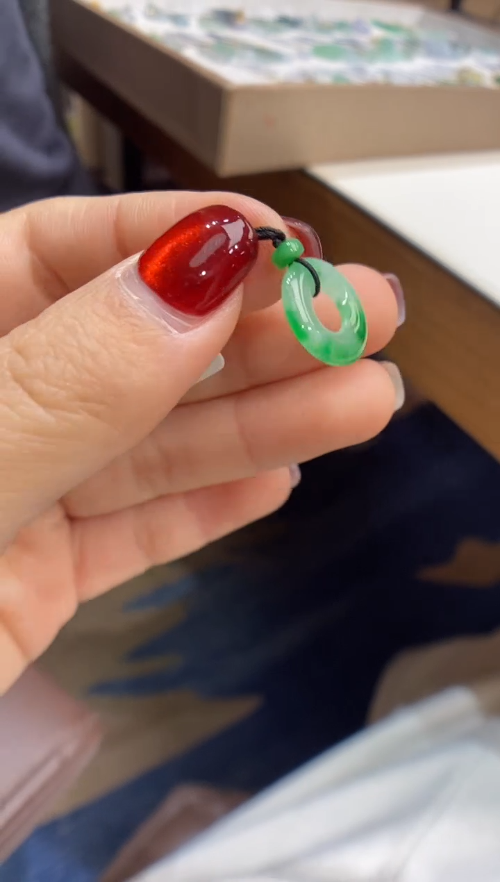 【闪购商品】翡翠颈饰未镶嵌甜甜圈