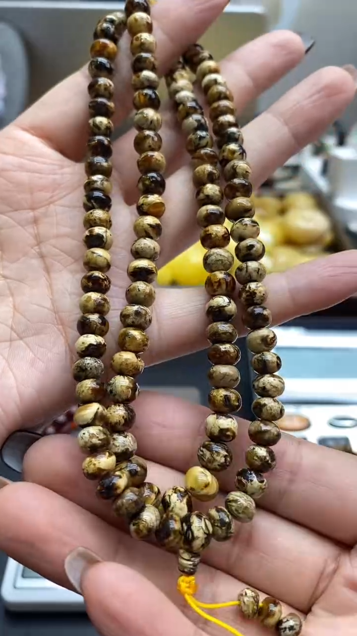 琥珀未镶嵌珠宝奇石1188
