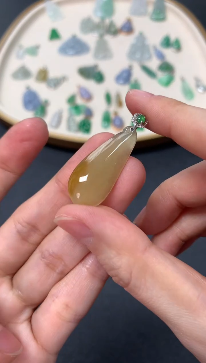 【闪购商品】翡翠吊坠(不含链)18K金镶嵌1980