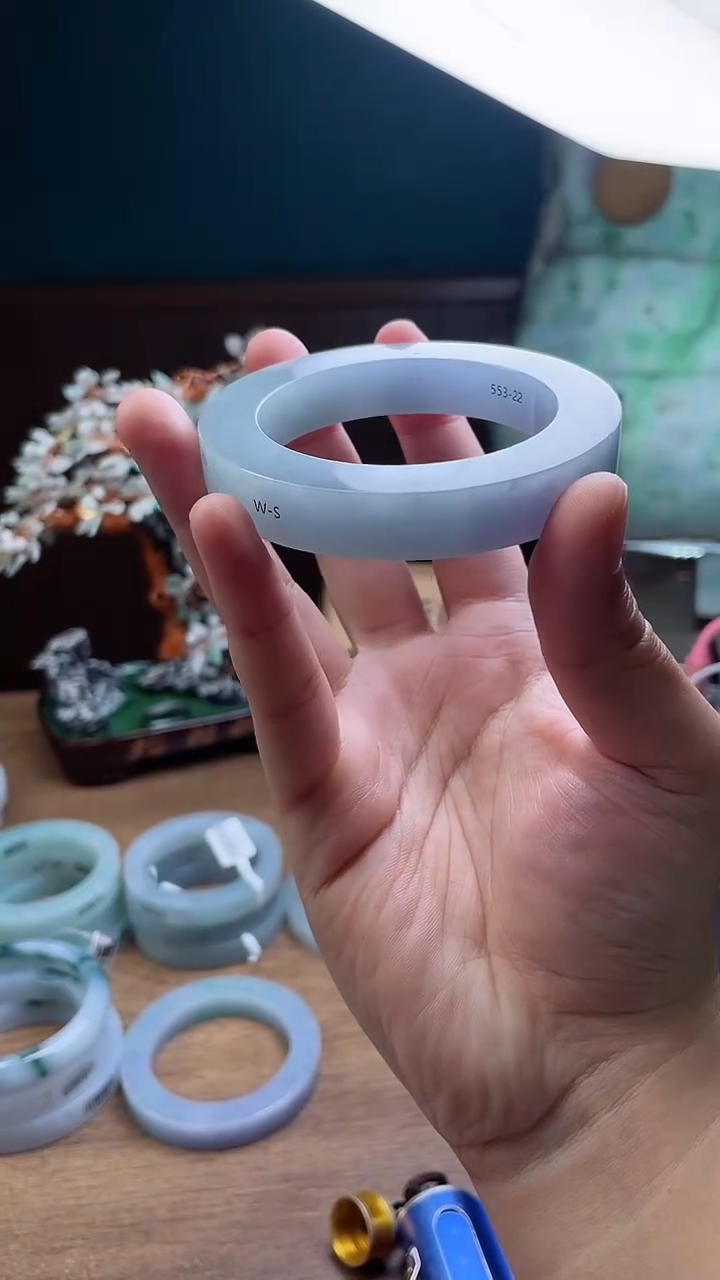 定制翡翠手镯未镶嵌定制