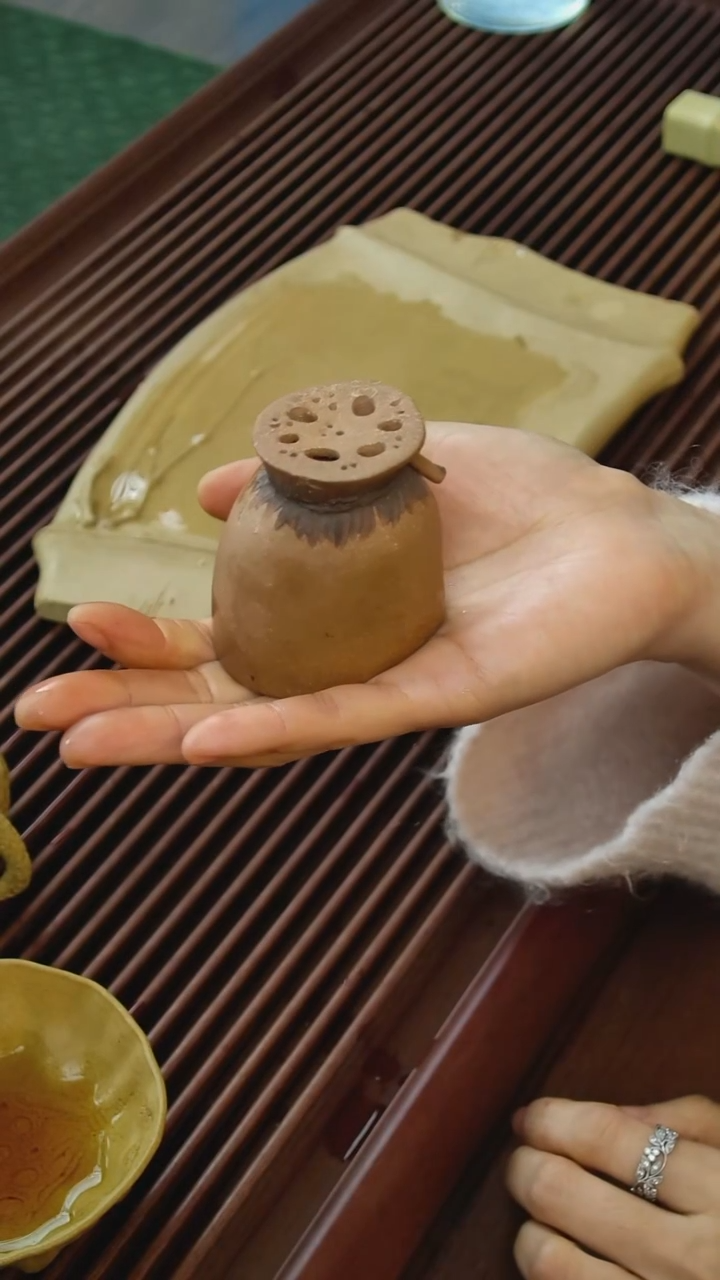 紫砂张小萌《老段泥莲藕杯》