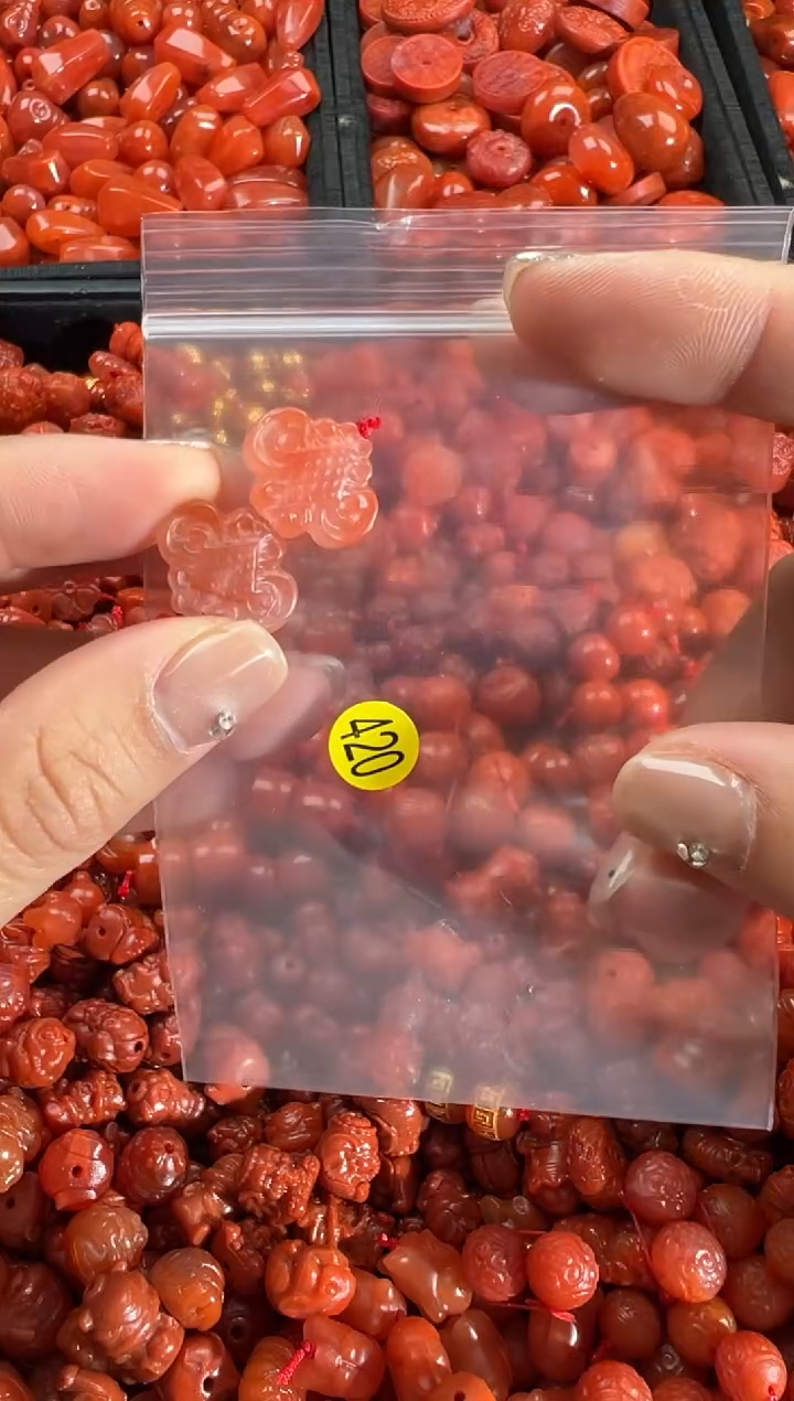 【闪购商品】南红玛瑙颈饰未镶嵌1