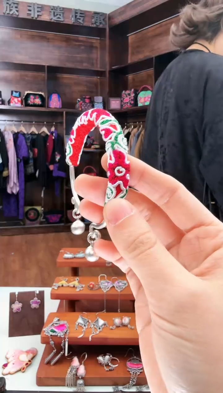 【闪购商品】织绣187蚩梦苗族古绣