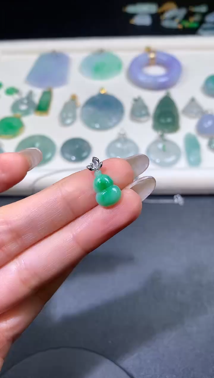 吊坠(不含链)18K金镶嵌翡翠翡翠