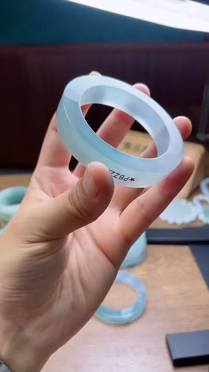 定制翡翠手镯未镶嵌小*朵定制