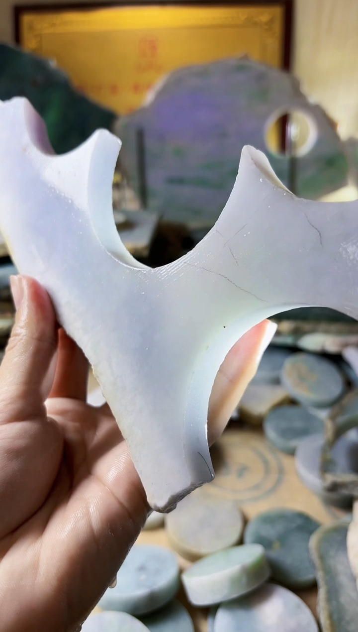 【闪购商品】翡翠颈饰未镶嵌A货白文1944