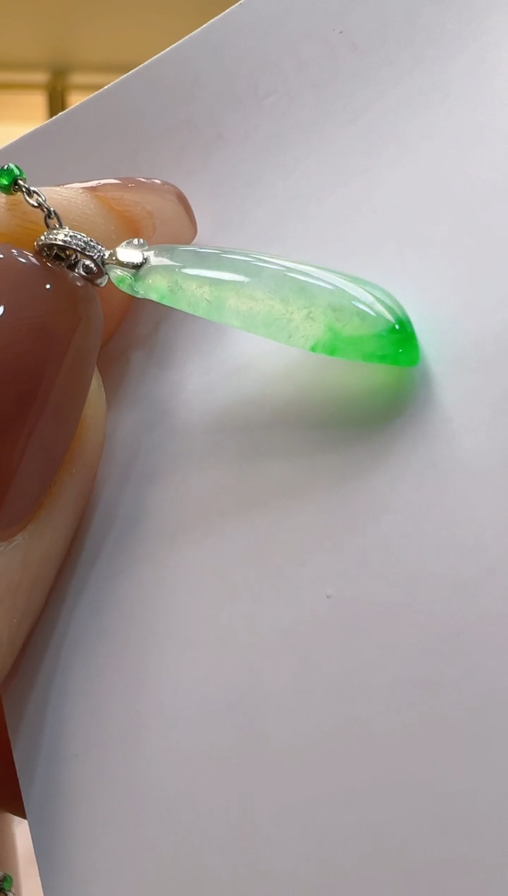 【闪购商品】翡翠吊坠(不含链)18K金镶嵌多样性团购发一件