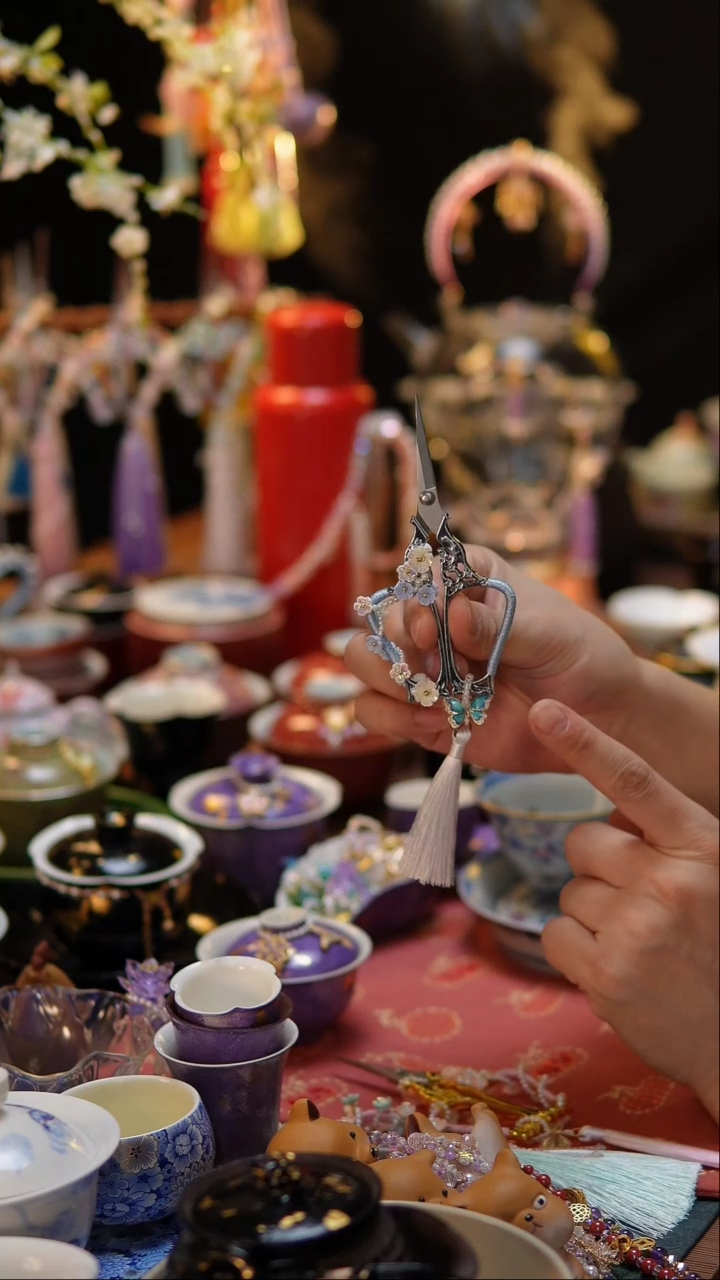 【闪购商品】摆件手工编织青花瓷剪刀