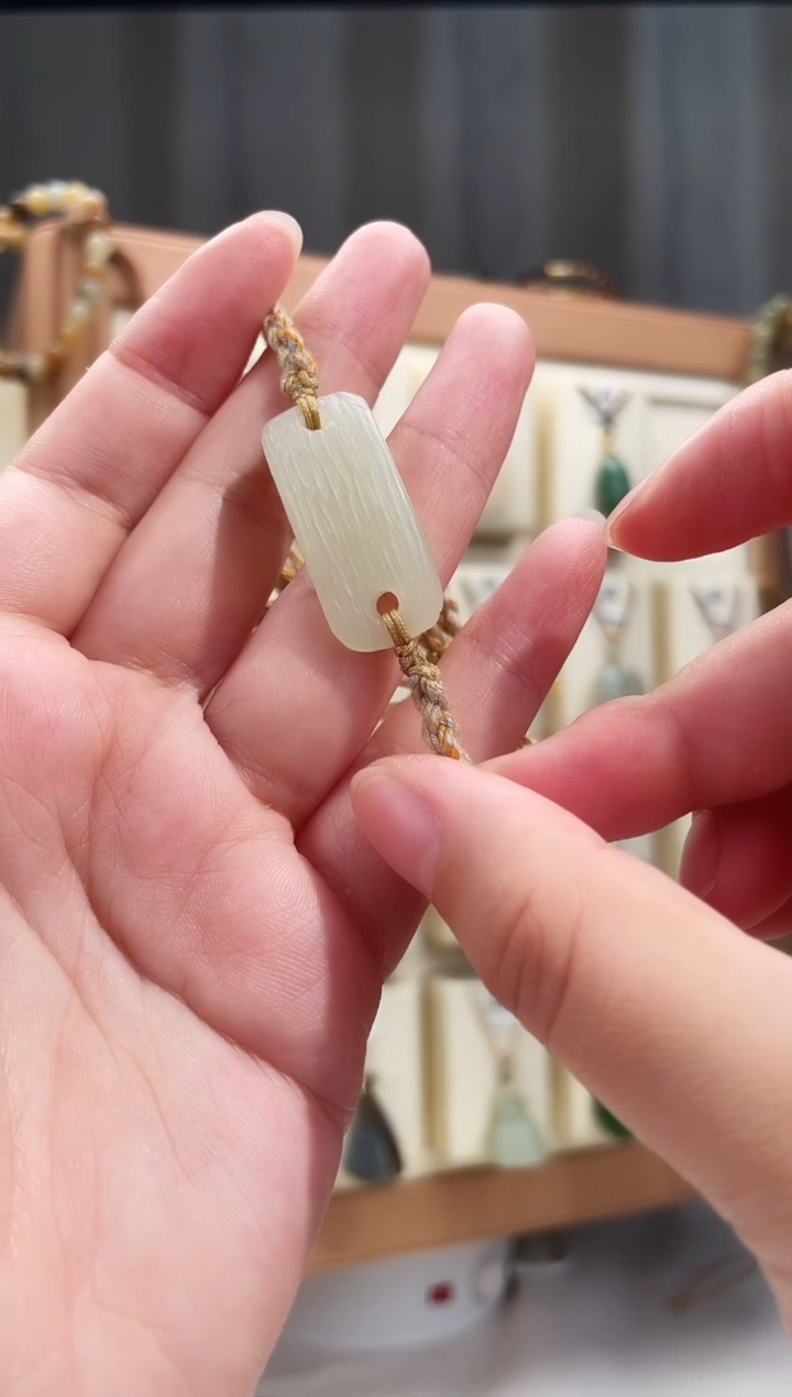 未镶嵌手绳和田玉30.5毫米长度青海料马鞍手绳