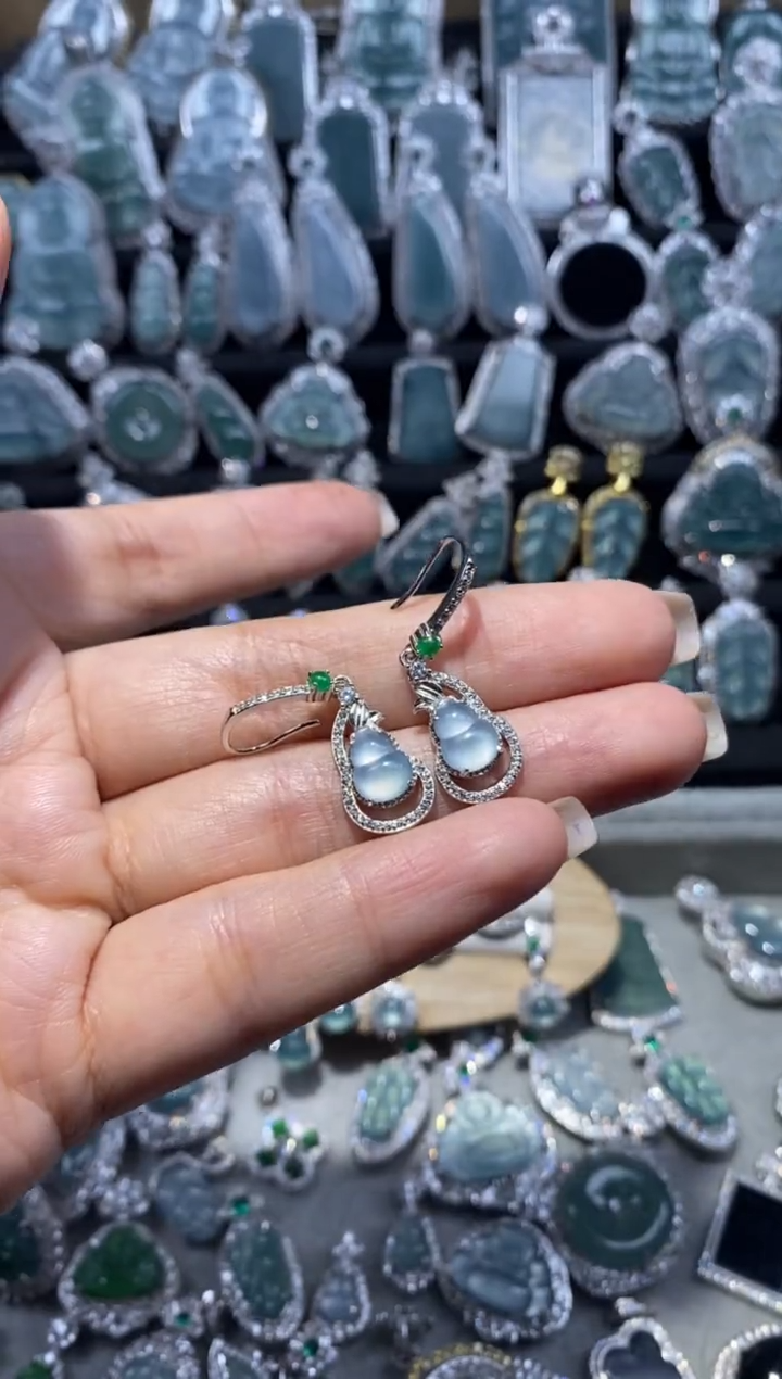 【闪购商品】翡翠颈饰银S925镶嵌翡翠