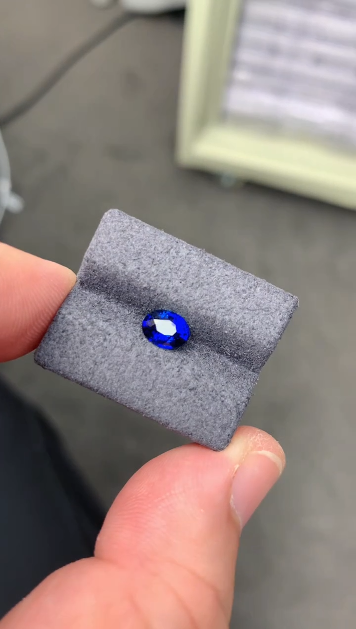 【闪购商品】蓝宝石裸石未镶嵌1ct 皇家蓝蓝宝石