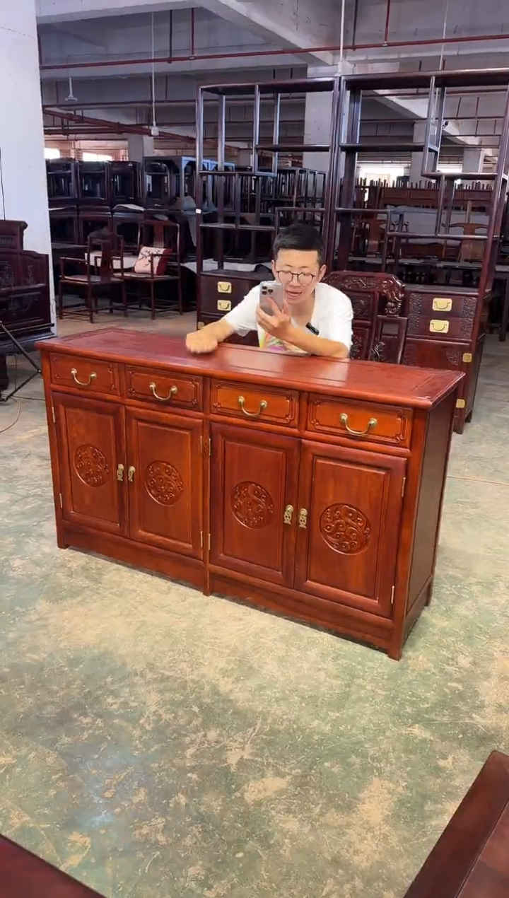 花梨木类成套家具四门餐边柜
