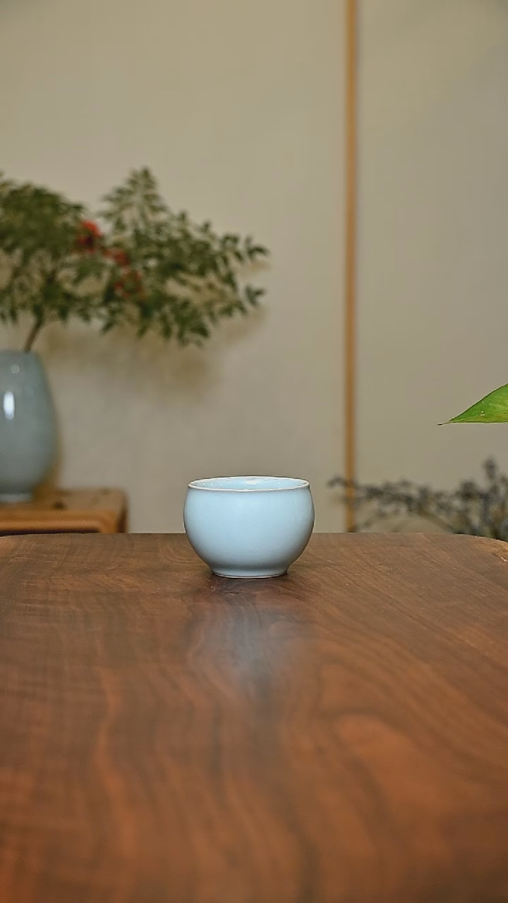 缸杯 天青 微瑕 朱家汝窑款