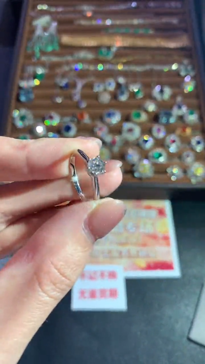 戒指18K金镶嵌钻石多样性发其一|4980+0
