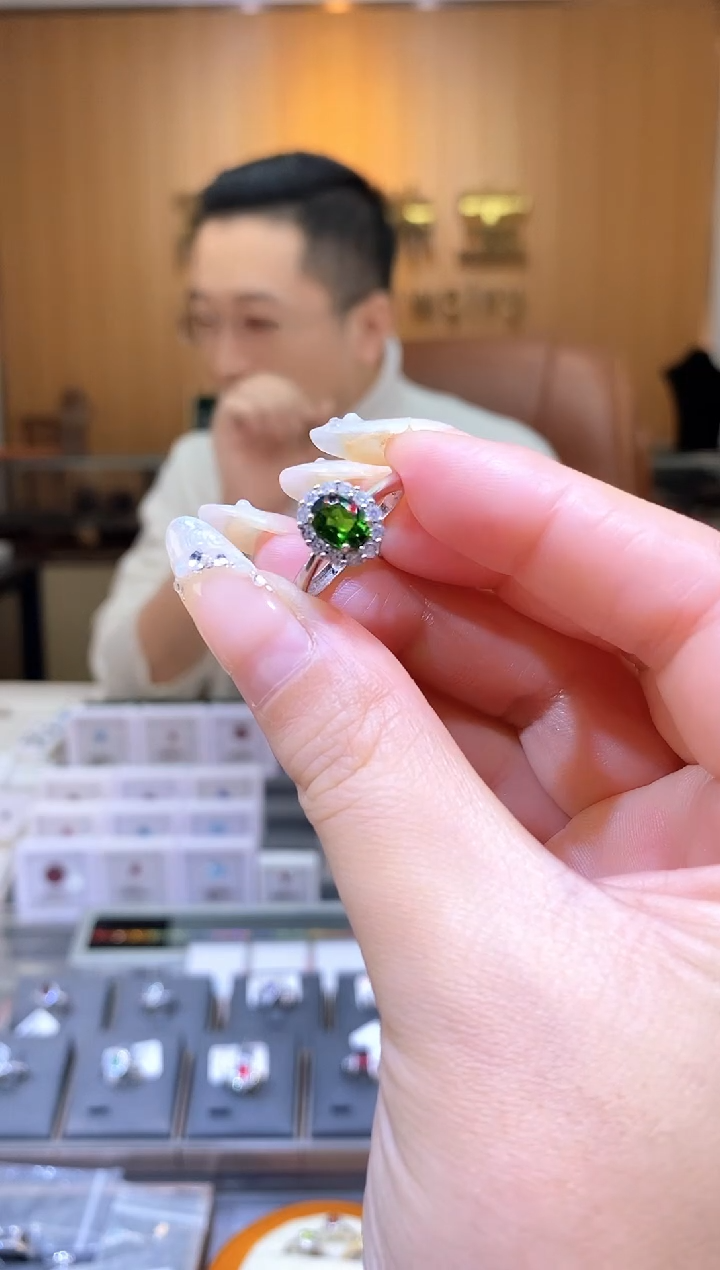 【闪购商品】透辉石戒指银S925镶嵌天然透辉石戒指