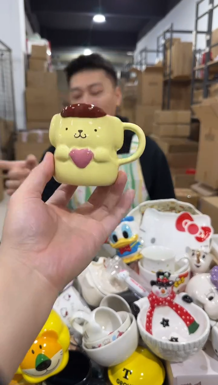 瓷片布丁狗抱爱心一口杯