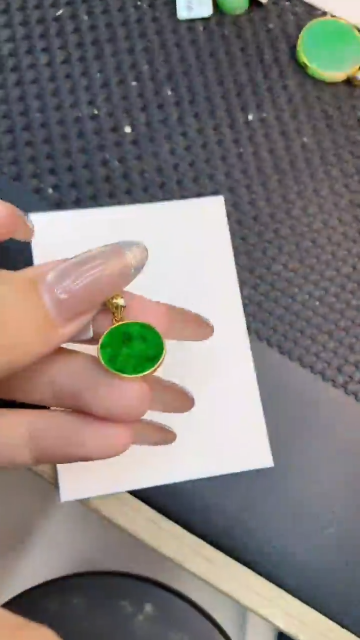 颈饰未镶嵌翡翠1
