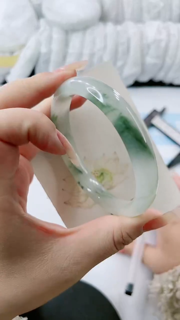 【闪购商品】石英质玉手镯未镶嵌多样性发货E429