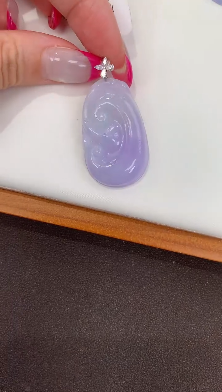 颈饰18K金镶嵌翡翠天然缅甸a货翡翠