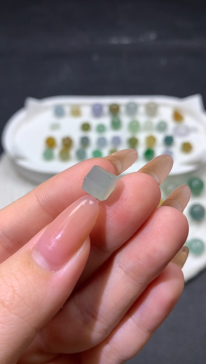 【闪购商品】定制翡翠未镶嵌珠子6.3*7.1